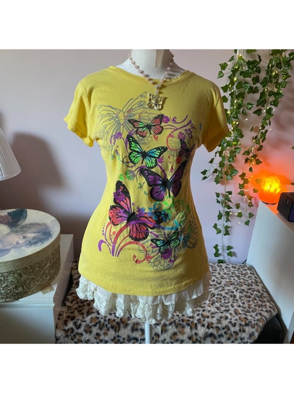 2000s butterfly baby teeSize large